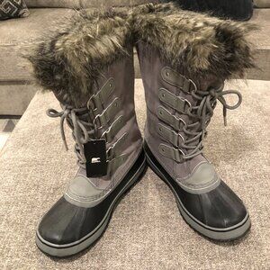 Sorel Joan of Arctic Gray Suede and Black Winter Boots Faux Fur Women’s 11 NWT